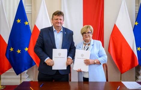 Podpisanie umowy 09.07.2016 o dofinansowanie na opracowanie dokumentacji miejsc doraźnego schronienia.jpg