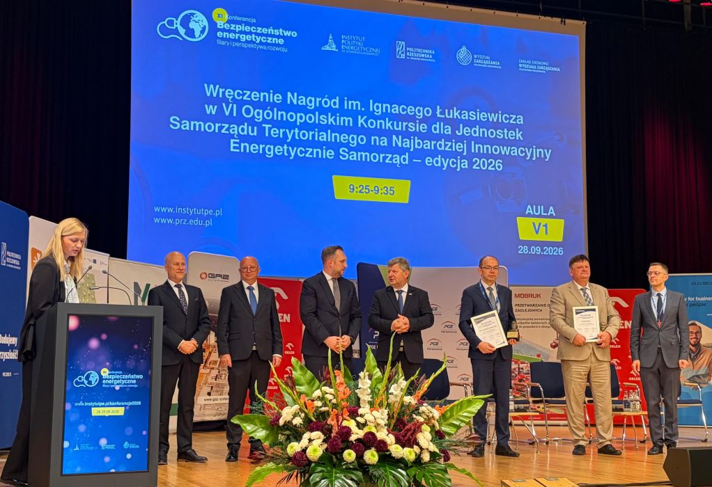 Gmina Krasne wyróżniona za transformację energetyczną w budownictwie (3).jpg